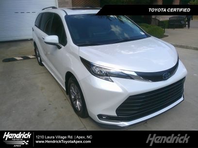 Used 2025 Toyota Sienna XLE