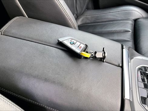 Used 2021 BMW X5 xDrive45e w/ Premium Package image 16