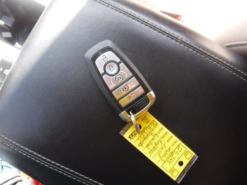 Used 2023 Ford Explorer Limited image 23