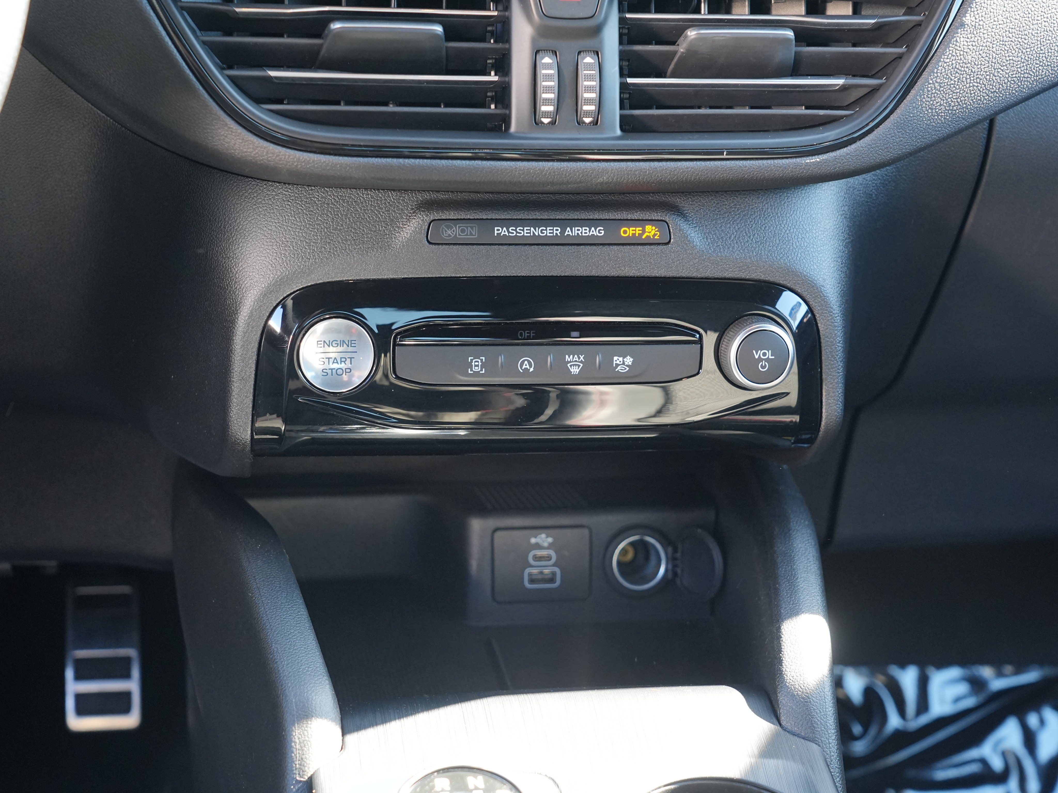 Used 2024 Ford Escape ST-Line w/ Tech Pack #1 AWD/4WD image 25