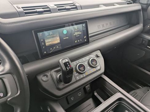 Used 2023 Land Rover Defender 110 X-Dynamic SE image 11