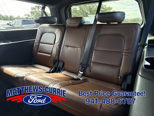 Used 2024 Lincoln Navigator L Reserve AWD/4WD image 12