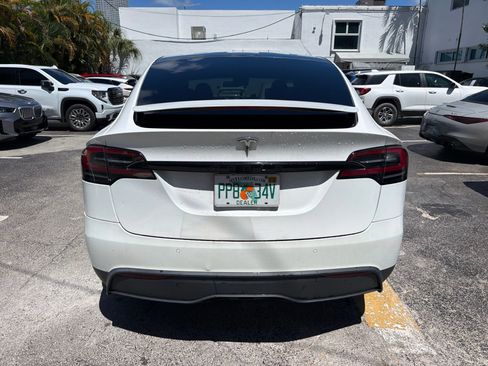 Used 2022 Tesla Model X AWD/4WD image 4