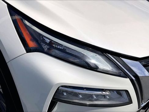 Used 2023 Nissan Rogue SV FWD image 27