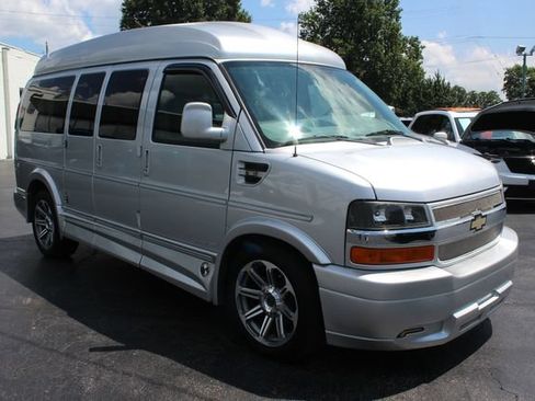 Used 2016 Chevrolet Express 2500 RWD image 20