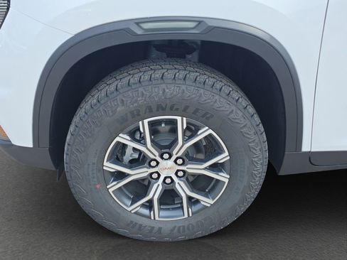 New 2026 GMC Acadia AT4 w/ Luxury Package AWD/4WD image 4