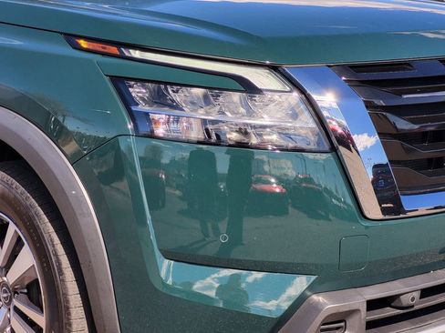 Used 2023 Nissan Pathfinder SL AWD/4WD image 28