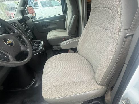 Used 2019 Chevrolet Express 3500 w/ Power Convenience Package RWD image 10