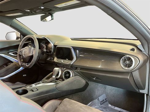 Used 2018 Chevrolet Camaro ZL1 image 29