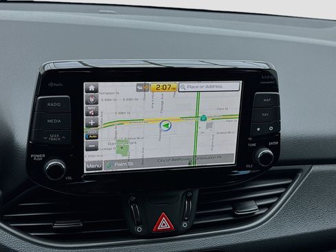 Used 2018 Hyundai Elantra GT Sport w/ Sport Tech Package 04 image 9