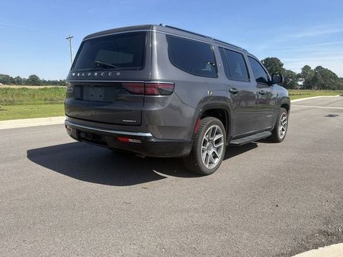 Used 2022 Jeep Wagoneer Series II AWD/4WD image 5