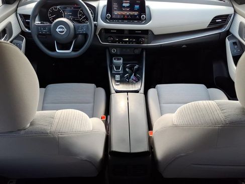 Used 2023 Nissan Rogue SV FWD image 10