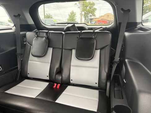 Used 2023 Ford Explorer XLT w/ Equipment Group 202A AWD/4WD image 33