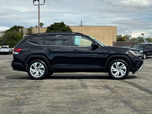Used 2023 Volkswagen Atlas SE w/ Panoramic Sunroof Package FWD image 2