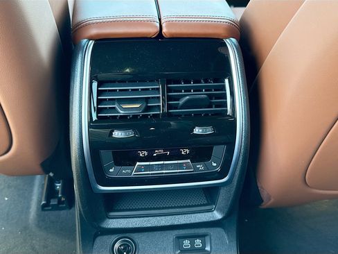 New 2026 BMW X7 xDrive40i w/ Executive Package image 21