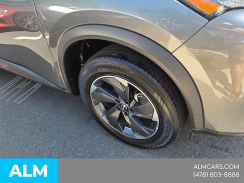 Used 2024 Nissan Rogue SV FWD image 23
