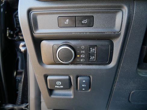 Certified 2024 Ford Expedition XLT image 26