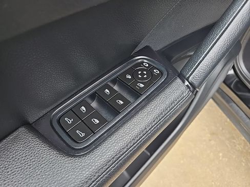 Used 2024 Porsche Cayenne w/ Premium Package AWD/4WD image 32