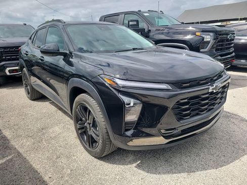 Used 2024 Chevrolet Trax ACTIV w/ Driver Confidence Package image 4