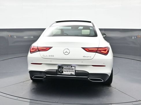 Used 2022 Mercedes-Benz CLA 250 4MATIC image 8