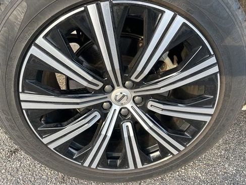 Used 2023 Volvo XC90 B5 Plus w/ Protection Package AWD/4WD image 6