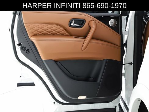 Used 2024 INFINITI QX80 Sensory AWD/4WD image 18