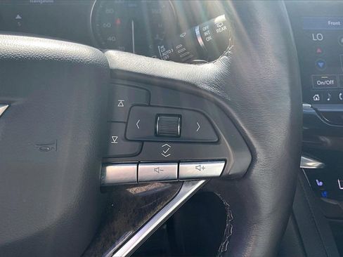 Used 2022 Cadillac XT6 Premium Luxury w/ Technology Package image 12