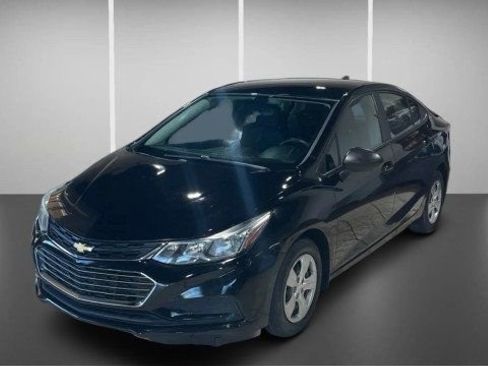 Used 2017 Chevrolet Cruze LS image 3