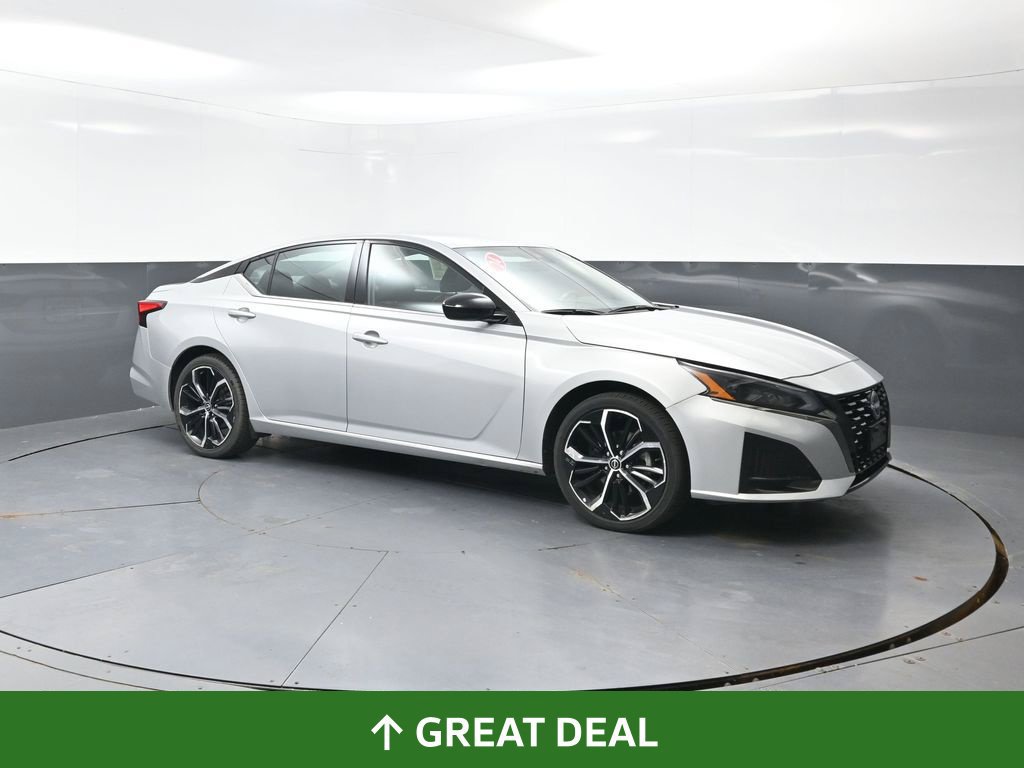 Used 2024 Nissan Altima 2.5 SR FWD image 4