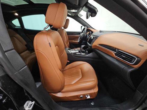 Used 2023 Maserati Levante GT AWD/4WD image 8