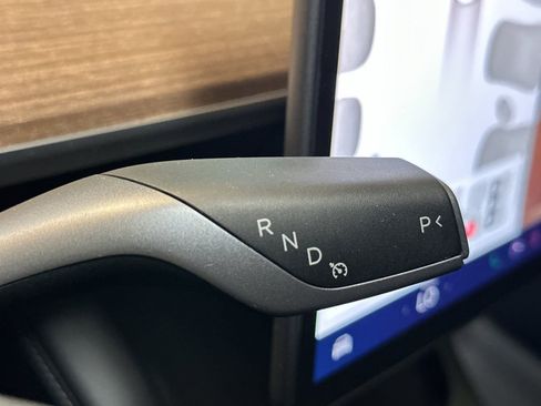 Used 2024 Tesla Model Y Long Range image 21