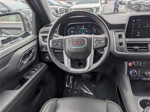Used 2024 GMC Yukon XL SLT image 20