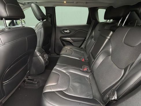 Used 2019 Jeep Cherokee Limited AWD/4WD image 24