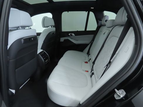 Used 2026 BMW X5 sDrive40i w/ Climate Comfort Package RWD image 23