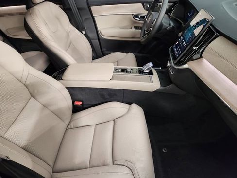 New 2026 Volvo XC90 T8 Ultra w/ Protection Package Premier AWD/4WD image 3