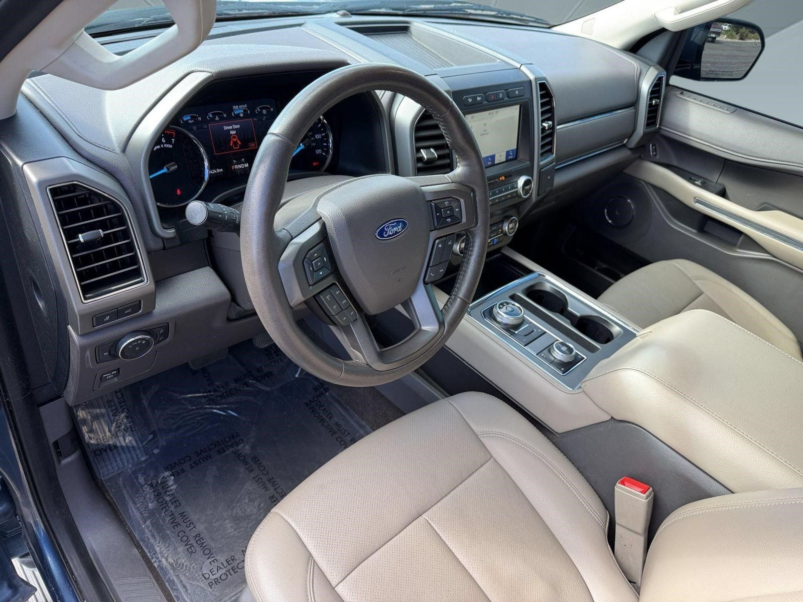 Used 2020 Ford Expedition XLT w/ Equipment Group 202A AWD/4WD image 4