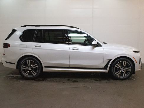 New 2026 BMW X7 xDrive40i w/ M Sport Package image 3