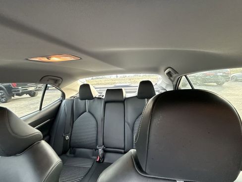 Used 2020 Toyota Camry SE image 14