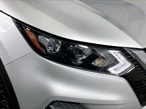 Used 2022 Nissan Rogue Sport S image 38