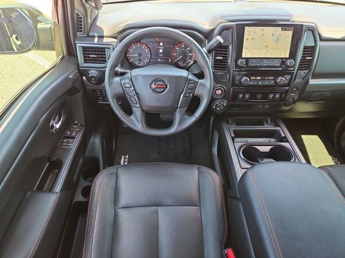 Used 2020 Nissan Titan PRO-4X w/ Pro-4x Convenience Package AWD/4WD image 12