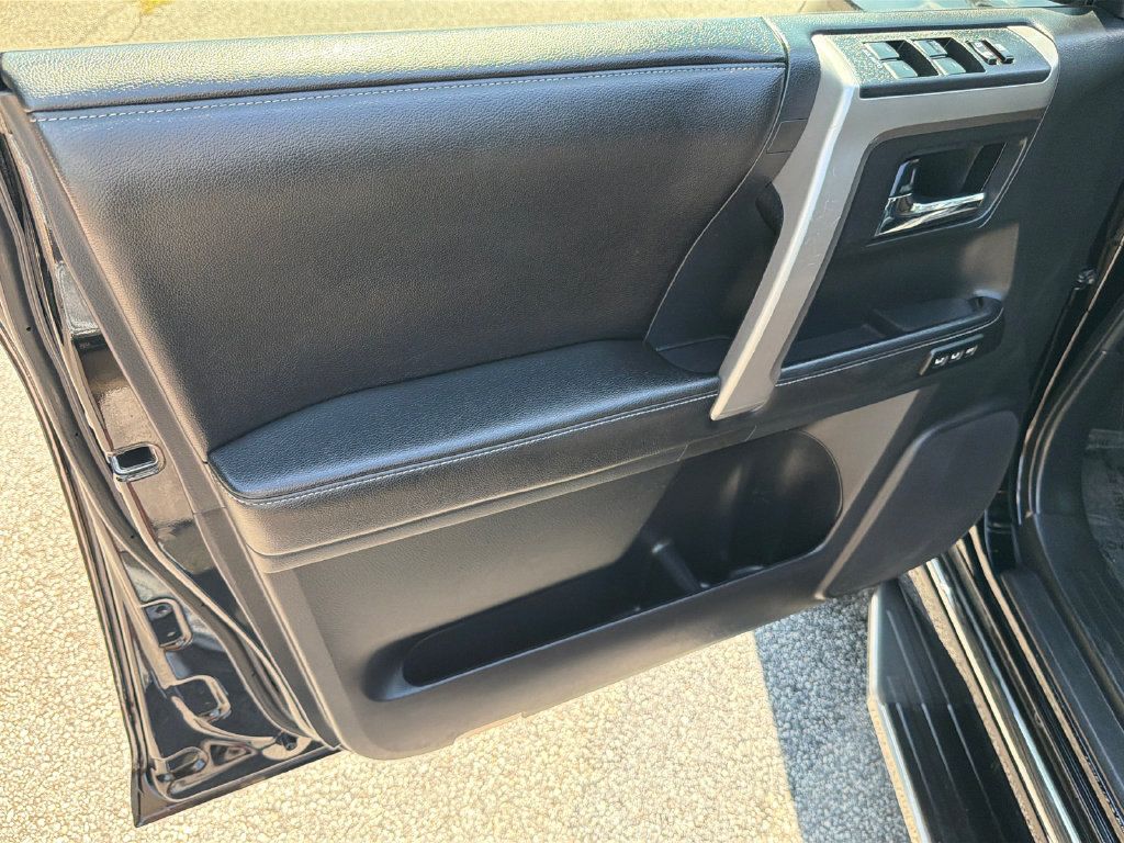 Used 2015 Toyota 4Runner Limited RWD image 10