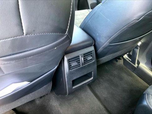Used 2024 Mitsubishi Outlander SE AWD/4WD image 29