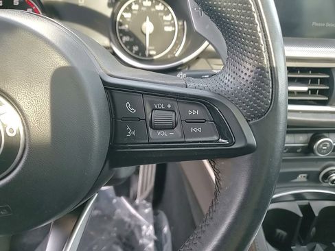 Used 2022 Alfa Romeo Stelvio Veloce image 27