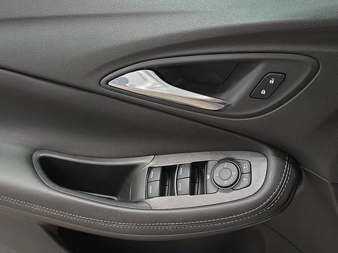 Used 2023 Buick Encore GX Select w/ Sport Touring Package FWD image 29