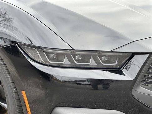 Used 2024 Ford Mustang Premium image 8