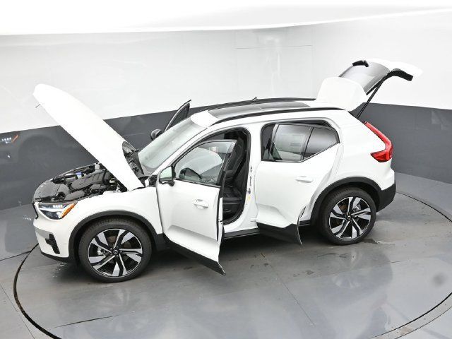 New 2026 Volvo XC40 B5 Plus w/ Climate Package AWD/4WD image 50