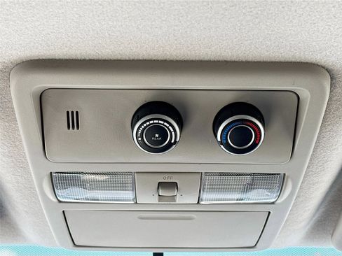 Used 2016 Nissan NV 3500 SL image 27