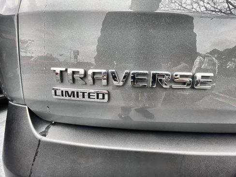 Used 2024 Chevrolet Traverse LT image 30