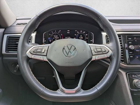 Used 2022 Volkswagen Atlas SE w/ Panoramic Sunroof Package FWD image 9