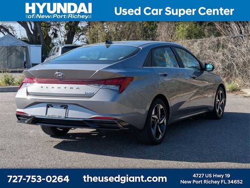 Used 2023 Hyundai Elantra Limited image 5